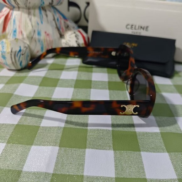 Women's Celine sunglasses tortoise shell color - Picture 5 of 6